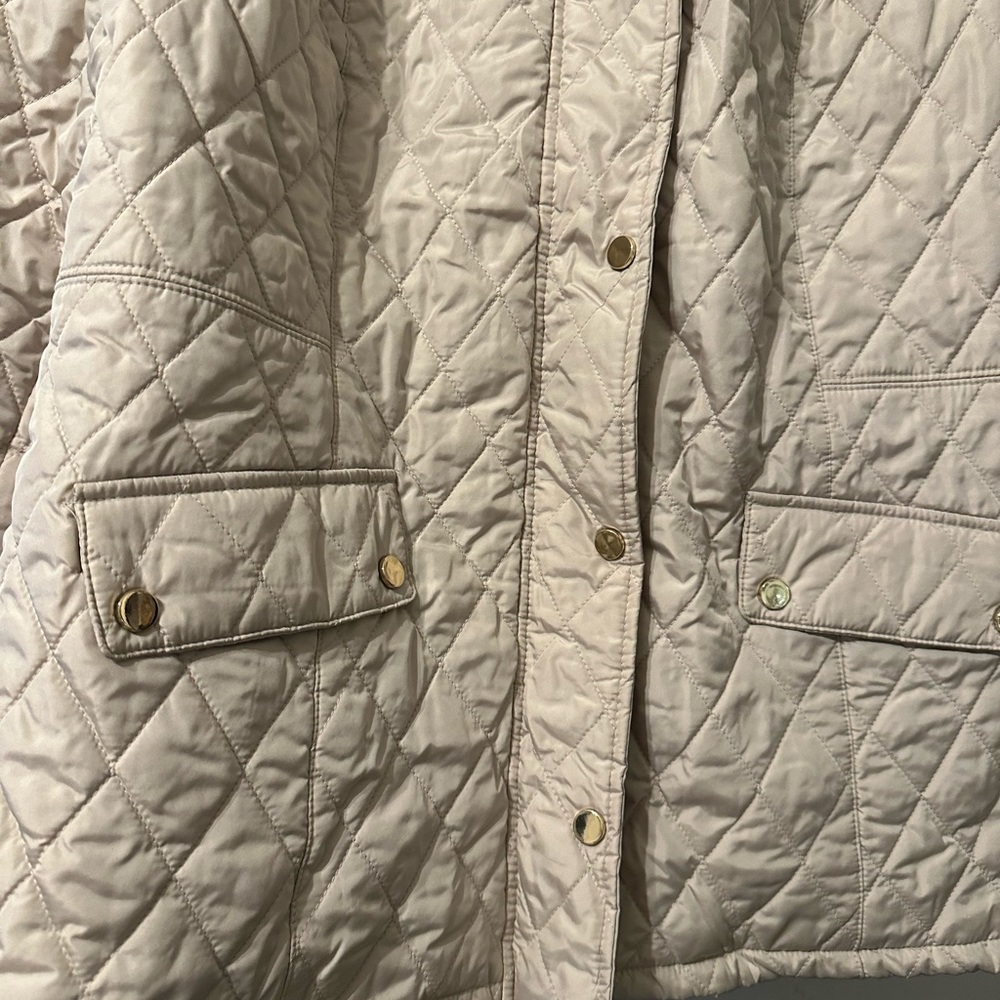 Quilted Light Jacket - Picture 2 of 6